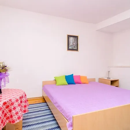 Ra Ica - Two Bedroom דירה