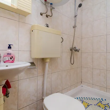 Ra Ica - Two Bedroom Apartment *