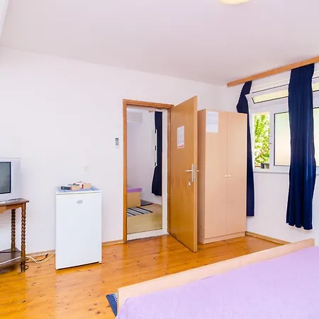 Ra Ica - Two Bedroom Apartment Molunat
